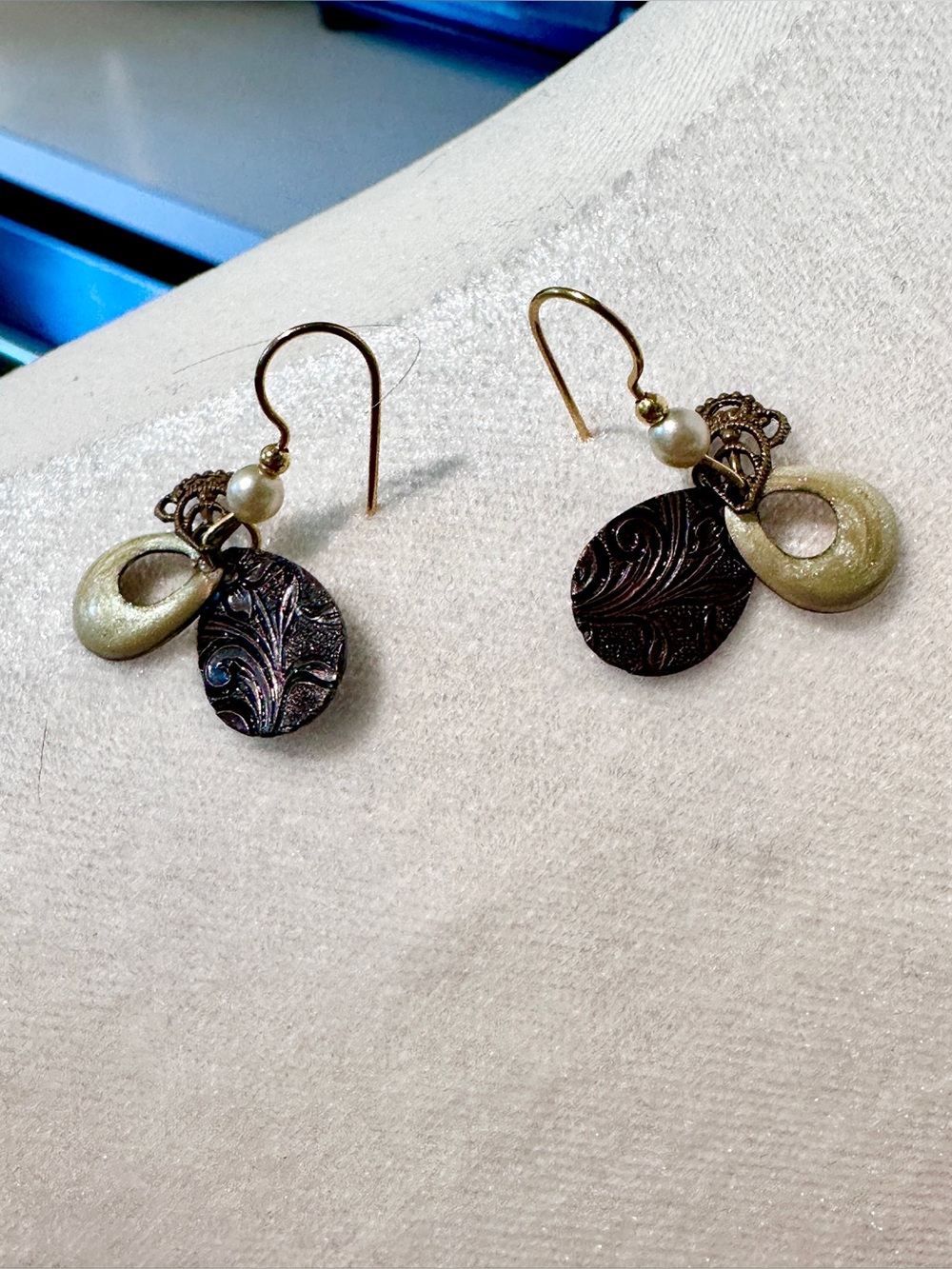 Teardrop Copper Filagree & Shell with Brass Accents Earrings - Picture 3 of 3